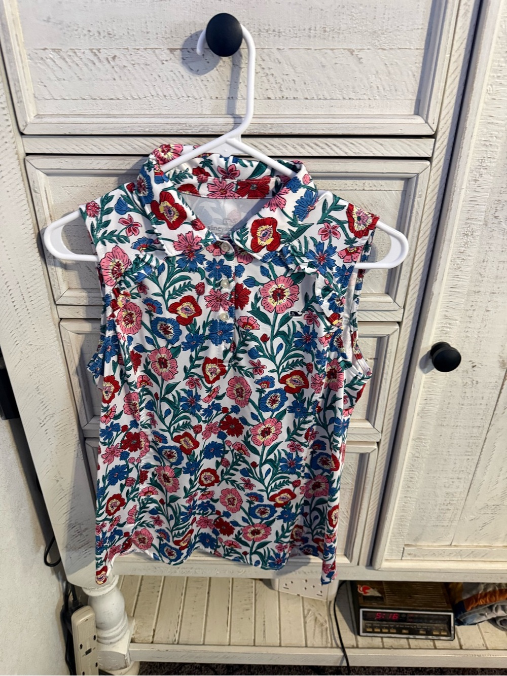 Vineyard Vines Sleeveless Floral Button-Down in White, Red, Pink, Blue, Green
